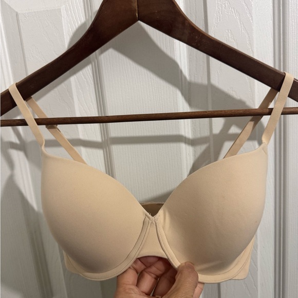 SKIMS FITS EVERYBODY T-Shirt Cream Padded Bra - Picture 1 of 6